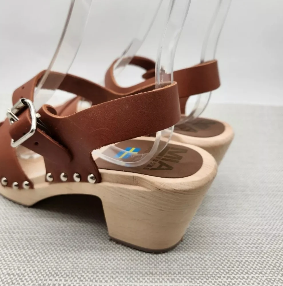 Mia Gertrude size 39 swedish clog sandals brown Luggage Leather Wood Boho